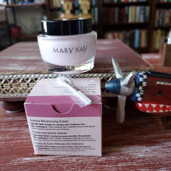 Intense Moisturizing Cream (for Dry Skin) Mary Kay - Picture 2 of 4